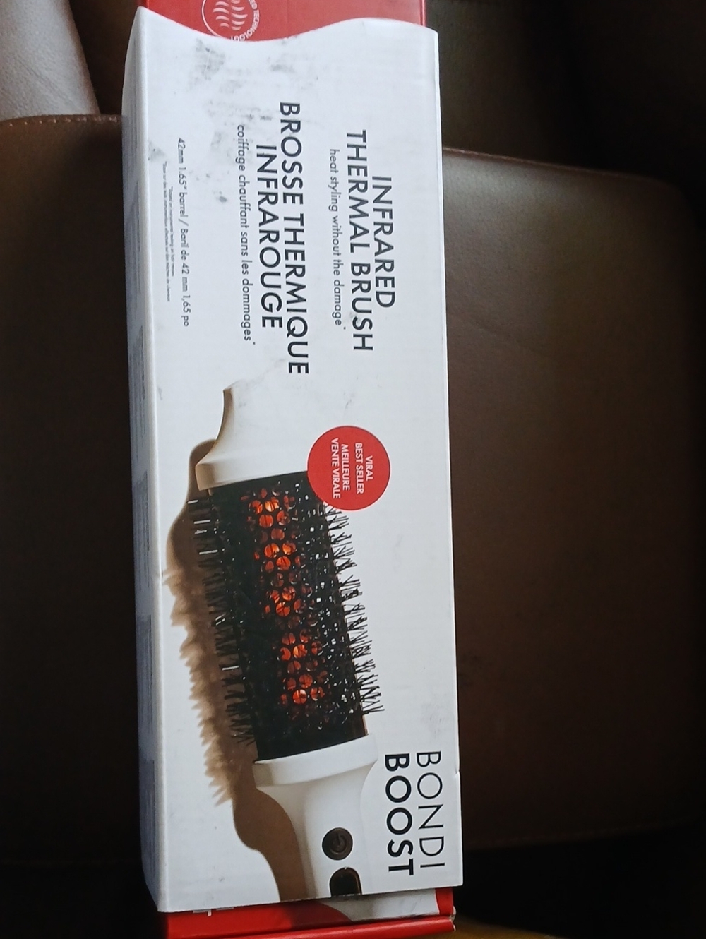 Infrared Thermal Hair Brush - White.      D